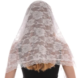Voile de tête triangle blanc pour la messe